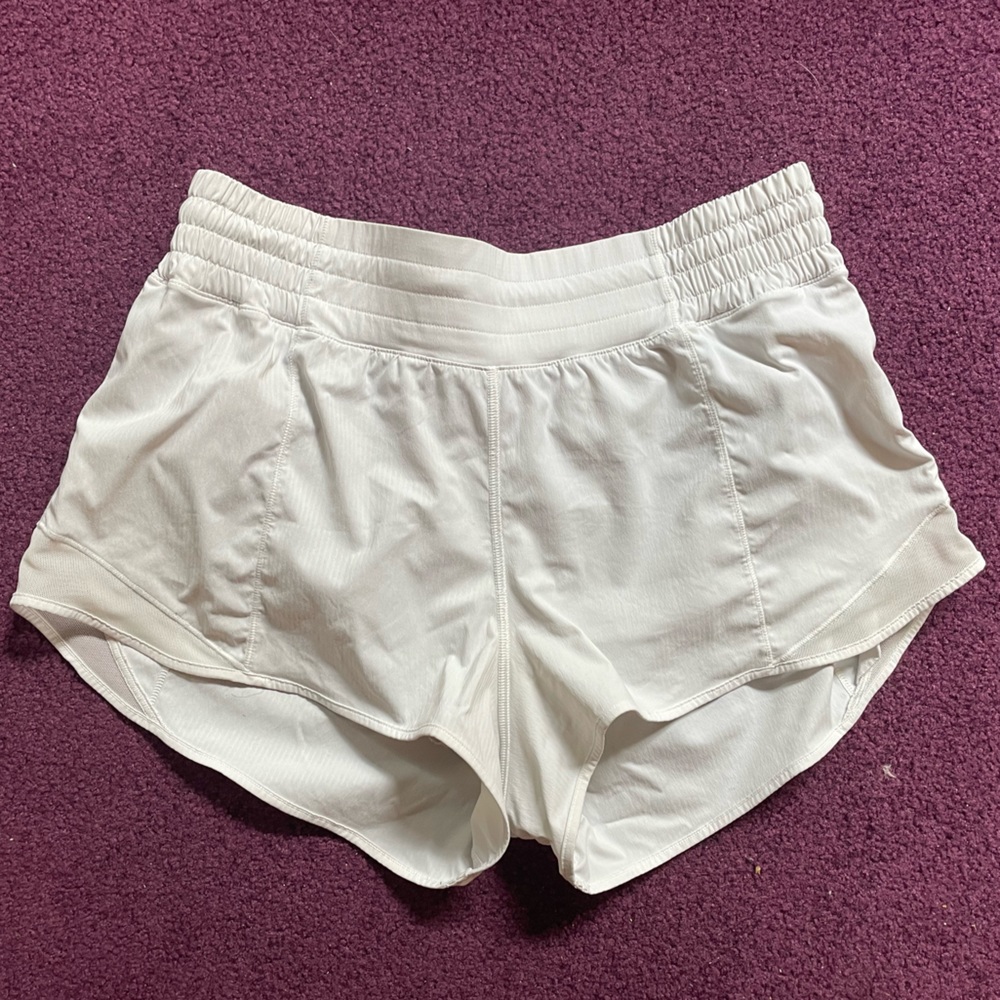 Lululemon hotty hot short 2.5”